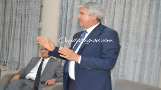 حجة وزيارة..الوزير صديقي بعد اطلاقه مشاريع فلاحية كبرى بفجيج يعقد جلسة انصات لمناضلي الاحرار