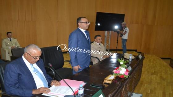 شاهدوا الوالي الجامعي ينصب الكاتب العام بوجدة ورجال السلطة الجدد