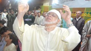 شاهدوا..المئات من المريدون يحيون ليلة كبرى بالبودشيشية