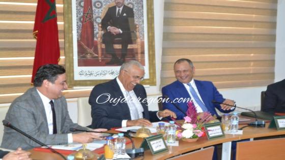 شاهدوا بوجدة..الوزير مزور يستهل بجهة الشرق لاطلاق الصناعة الجهوية