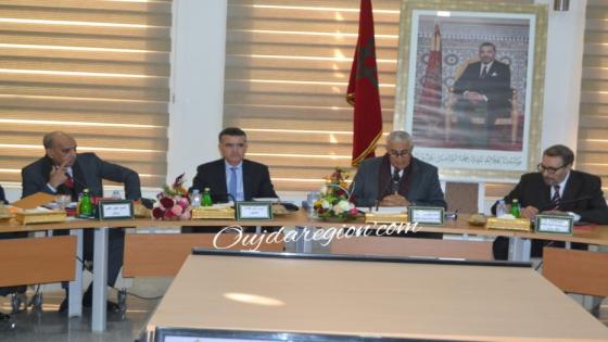 صوت وصور..الوالي الجامعي بجتمع بعمال جهة الشرق