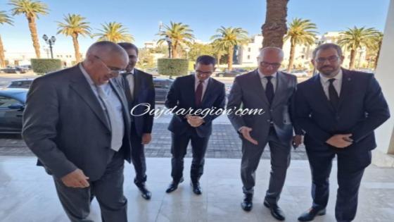 بحضور رجال اعمال..الوالي الجامعي يدعو الابناك بجهة الشرق الى الانخراط الايجابي