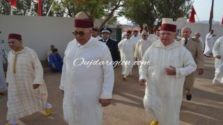 الوالي الجامعي يؤدي بوجدة صلاة عيد الأضحى مع آلاف المواطنين