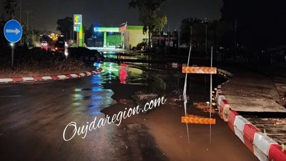 عاجل بوجدة..الوالي الجامعي يتواجد بعين المكان لفتح الطرق المقطوعة