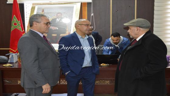 شاهدوا بوجدة..السماح للعدول الدخول لمنصة الامن الوطني لمواجهة منتحلي التزوير