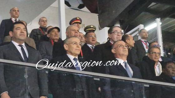 بحضور الوالي خطيب الهبيل ولقجع اجواء مقابلة المنتخب الوطني بوجدة وعزف النشيد الوطني