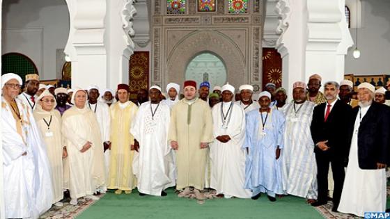 أمير المؤمنين يترأس بفاس حفل تنصيب أعضاء المجلس الأعلى لمؤسسة محمد السادس للعلماء الأفارقة