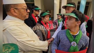 في مشهد مؤثر فرحة العلامة بنحمزة بأطفال التثلث الصبغي يحفظون القرآن الكريم