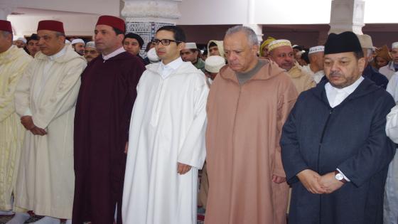 بالفيديو:والي الجهة الشرقية يؤدي صلاة الاستسقاء بمسجد خالد بن الوليد بوجدة