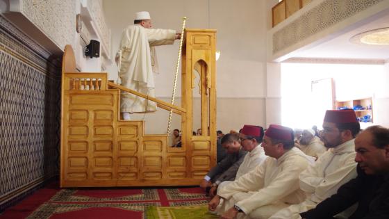 بالفيديو…عامل بركان يدشن مسجد الانصار ويؤدي به صلاة الجمعة