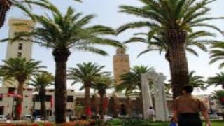 وجدة:البوق الاعلامي صاحب وكر الدعارة تقصح مسكين ولفيه الفز كيقفز ووو ؟؟