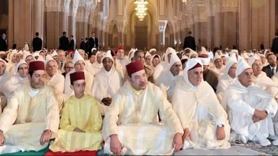 أمير المؤمنين يؤدي صلاة عيد الأضحى المبارك بمسجد أهل فاس بالمشور السعيد بالرباط ويتقبل التهاني