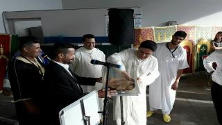 صور..حجيرة اول رئيس جماعة بالمغرب يشارك عمال النظافة ” سيطا” عيدهم