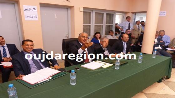 فيديو وصور..والي جهة الشرق ينصت لساكنة الحدود وهذه المرة بجماعة بني خالد