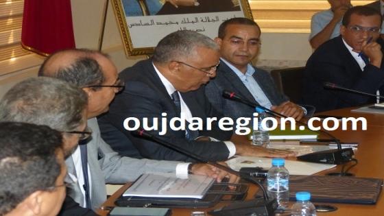 فيديو وصور..والي جهة الشرق يرأس لقاء مع المدير العام لصندوق الوطني للضمان الاجتماعي
