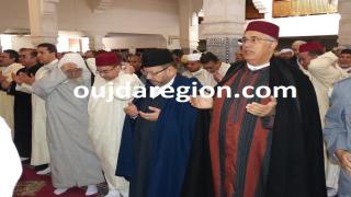 فيديو وصور..والي جهة الشرق يؤدي صلاة الاستسقاء مع جموع المسلمين