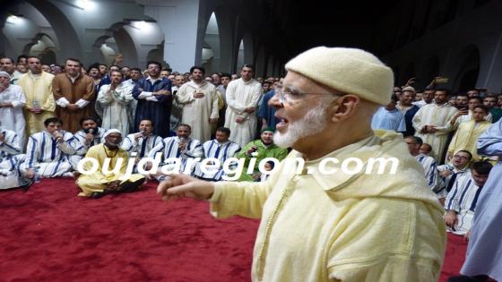 شاهدوا…الآلاف من المريدين يحيون ليلة القدر بالزاوية البودشيشية