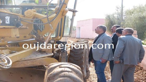 فيديو وصور..جماعة أهل أنكاد تستمر في فك العزلة عن الدواوير