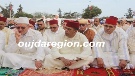 صوت وصور…حبوها عامل اقليم بركان يؤدي صلاة عيد الفطر مع جموع غفير من الساكنة