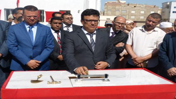 فيديو وصور..عامل اقليم تاوريرت يضع الحجر الأساس لبناء مركز الاطفال في وضعية صعبة ويرأس حفل ذكرى ميلاد ولي العهــد الأميـر مولاي الحسن