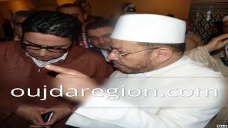 عاجل وبالفيديو..وجدة:العلامة بنحمزة يرفع علم الانتصار ويتغلب على أعداء مدارس القرآن الكريم