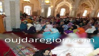 فيديو مؤثر..وجدة:قراءة جماعية للمستفيدات من محو الأمية