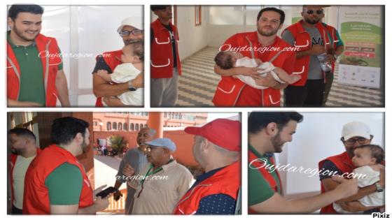 شاهدوا..الاعمال الاجتماعية للبودشيشية تدخل البسمة على اطفال المعوزين في حفل ختان جماعي وتوزيع هدايا عليهم