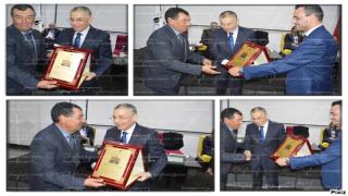 في لحظات اعتراف وتقدير تكريم مدرسة التوثيق الاستاذ الحبيب احد رجالات وجدة