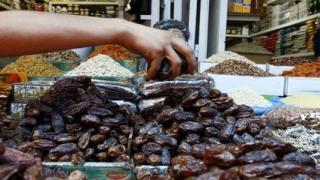 الدرك يحجز تمور فاسدة بين الحسيمة وتطوان